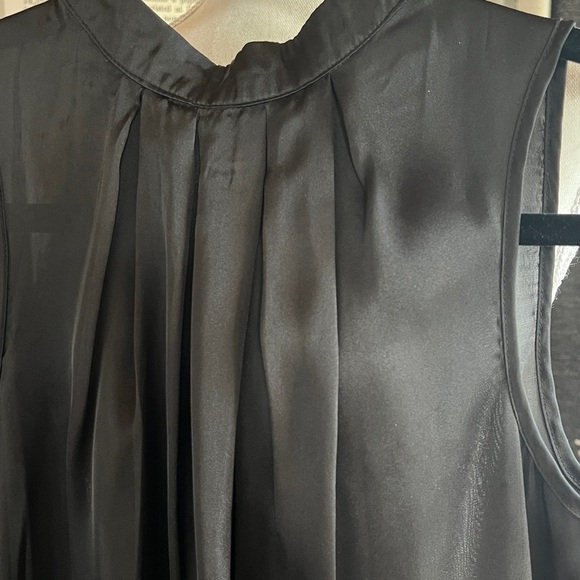 Notations Black Sleeveless Blouse - Picture 2 of 7